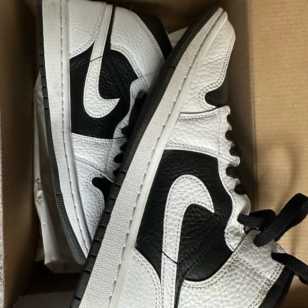 Air Jordan Mid SE